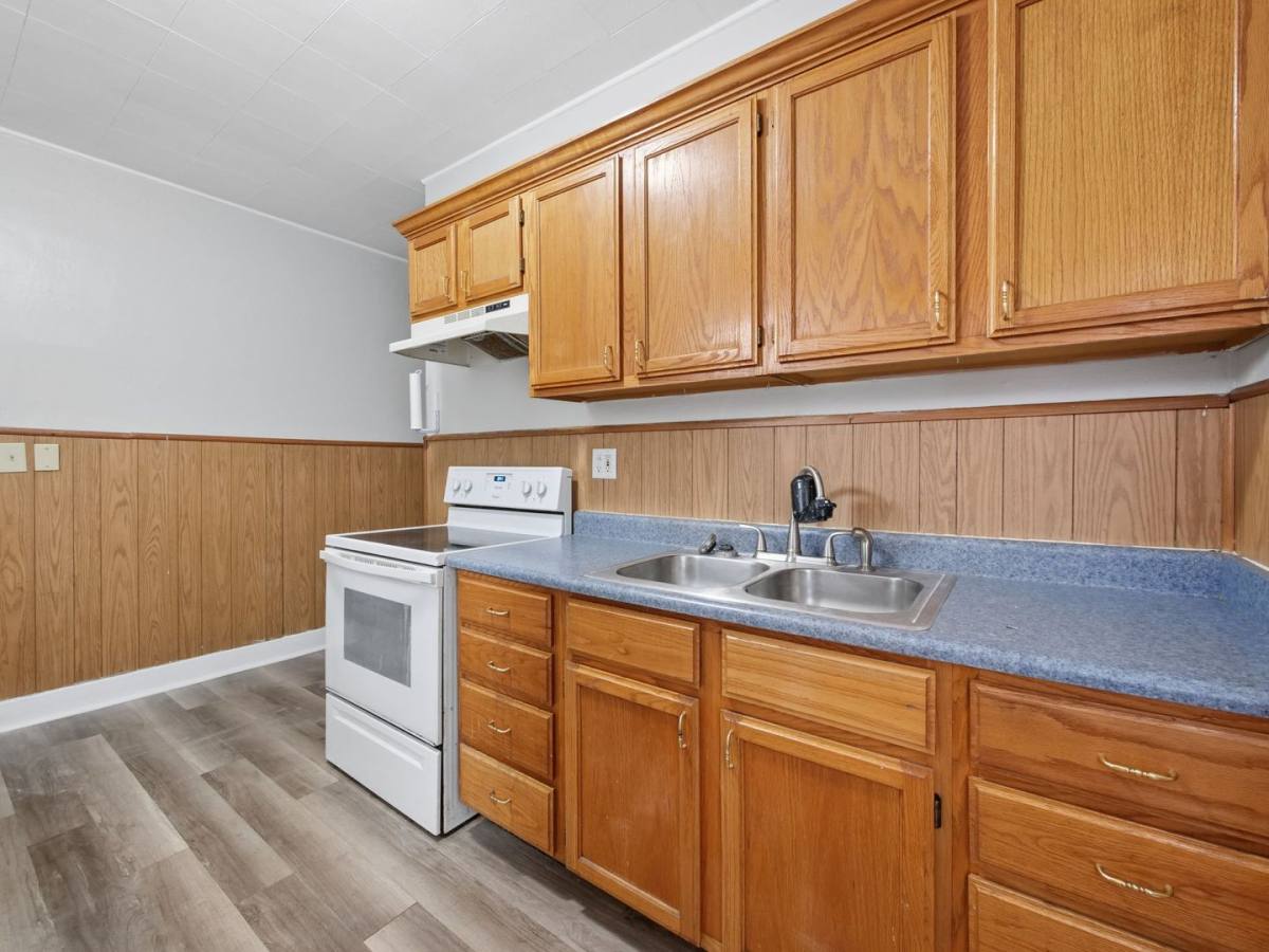 Apartment for rent at 15-17 John St, Dayton, OH 45403