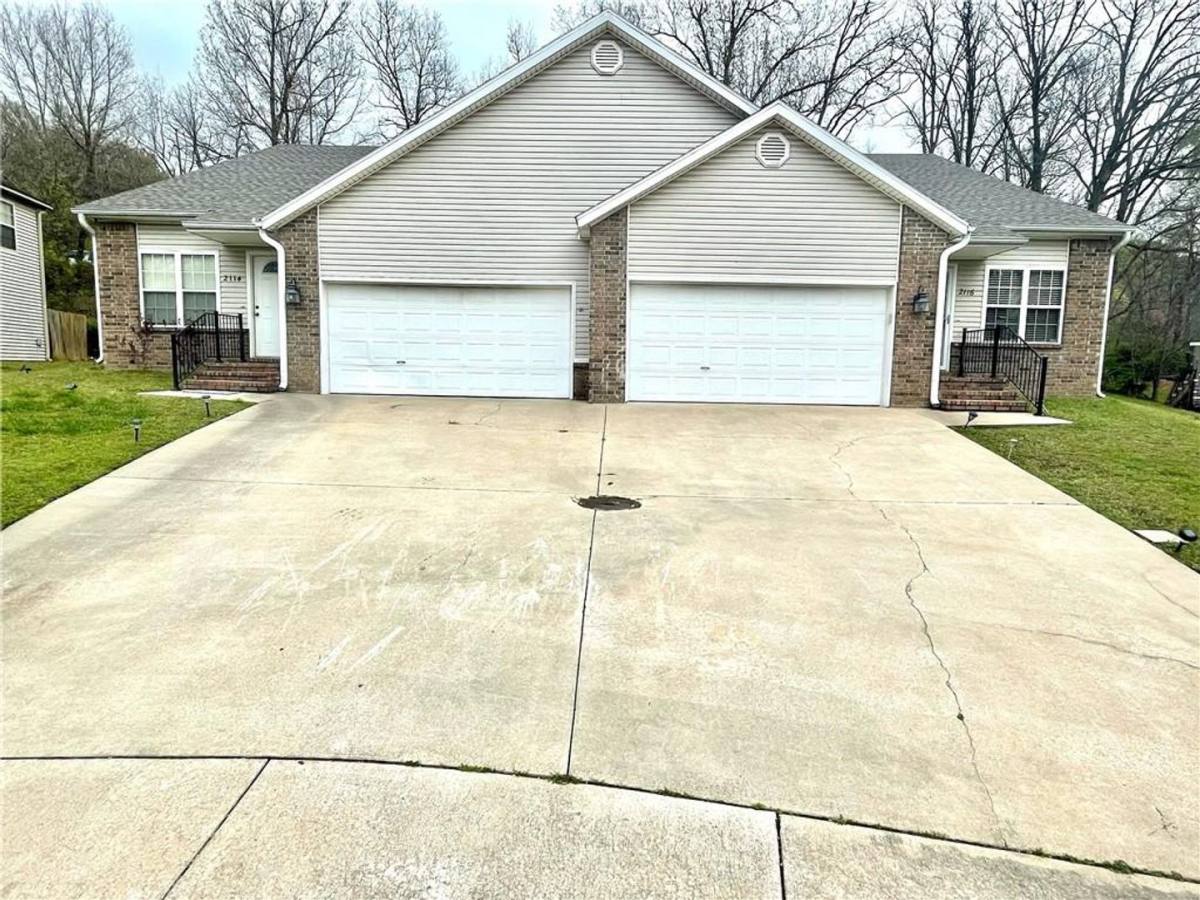 Apartment for rent at 2114 2116 Cinnamon, Fayetteville, AR 72703