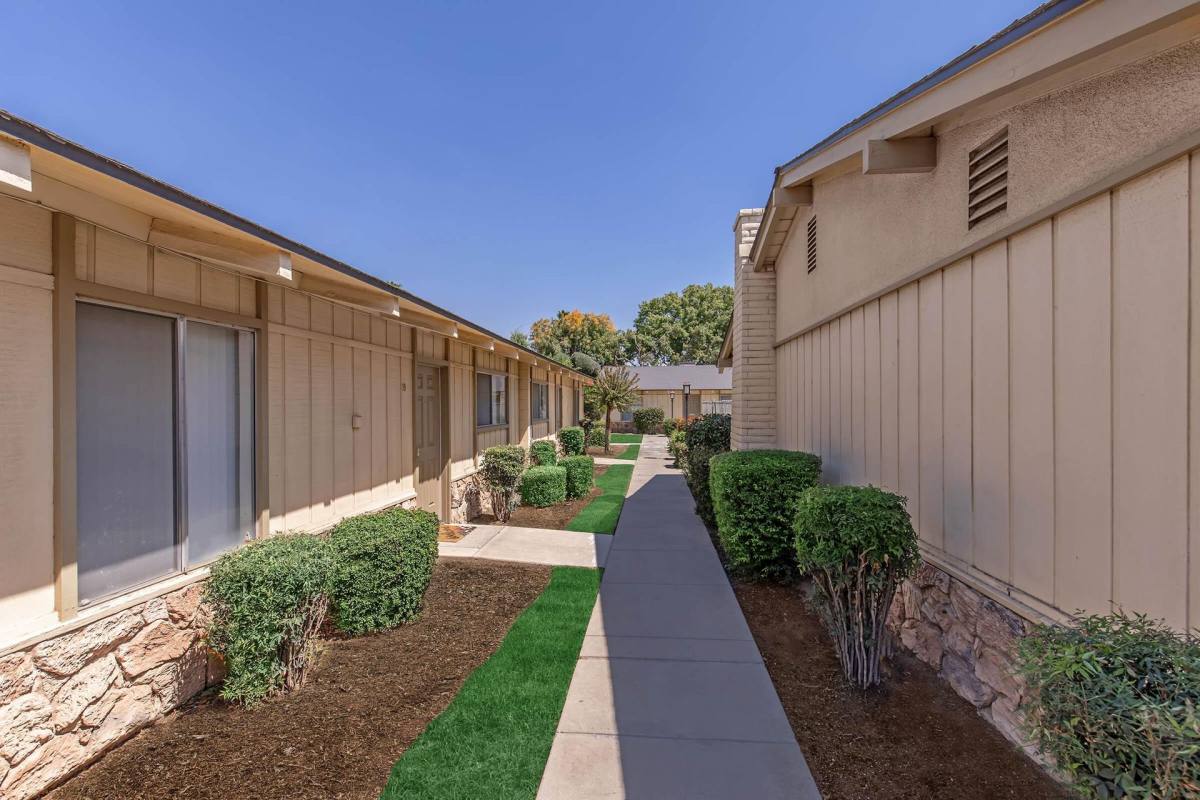 Townhouse for rent at 1712 Howard Rd, Madera, CA 93637