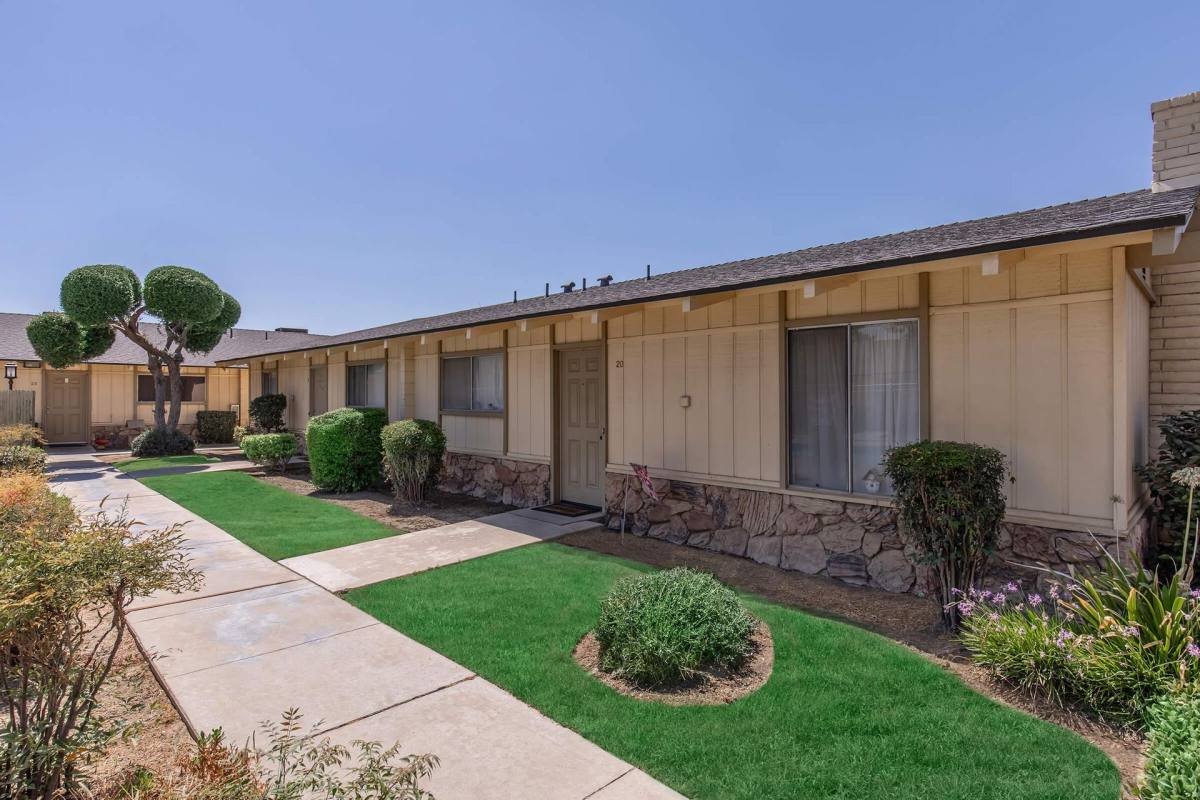Townhouse for rent at 1712 Howard Rd, Madera, CA 93637
