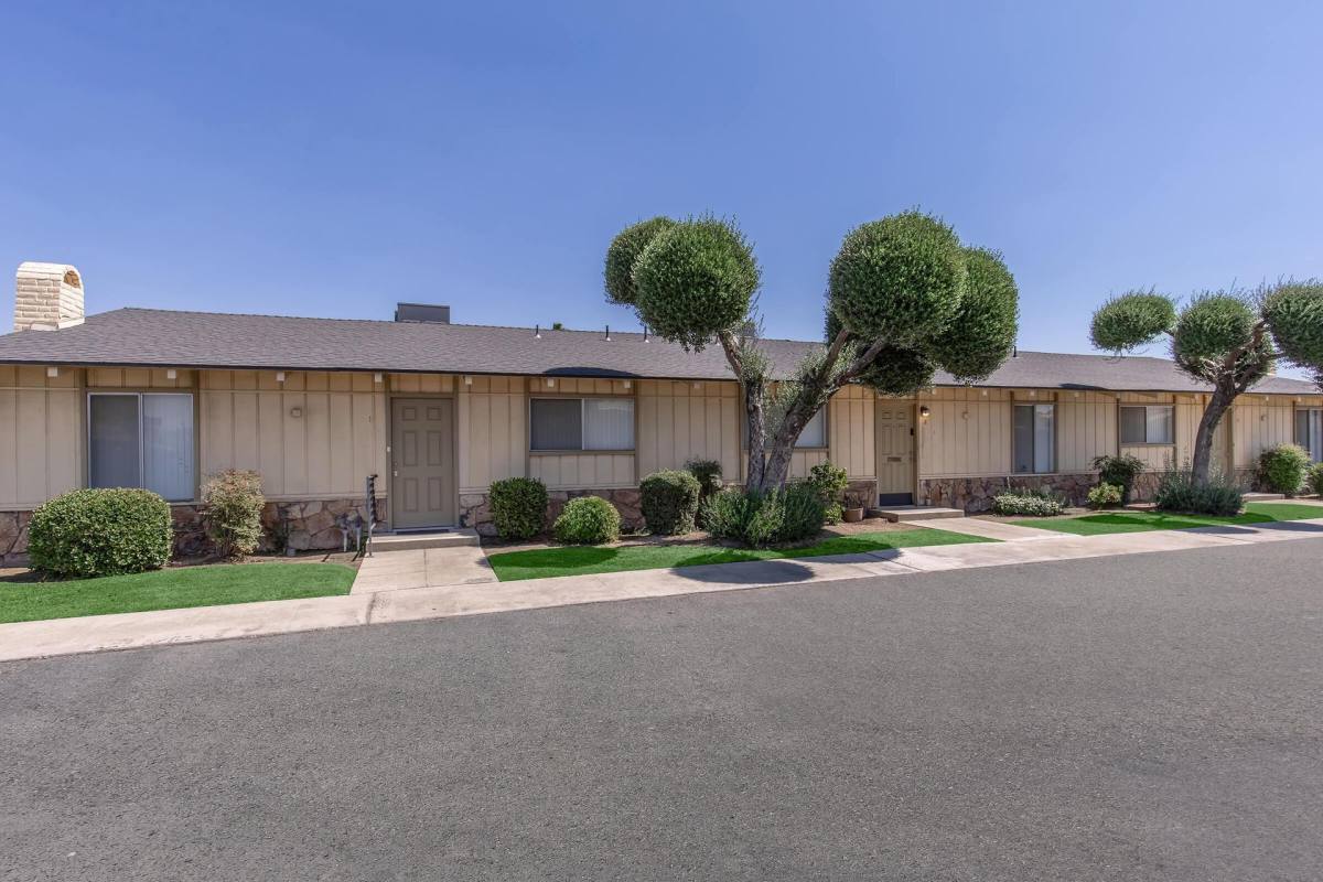 Townhouse for rent at 1712 Howard Rd, Madera, CA 93637