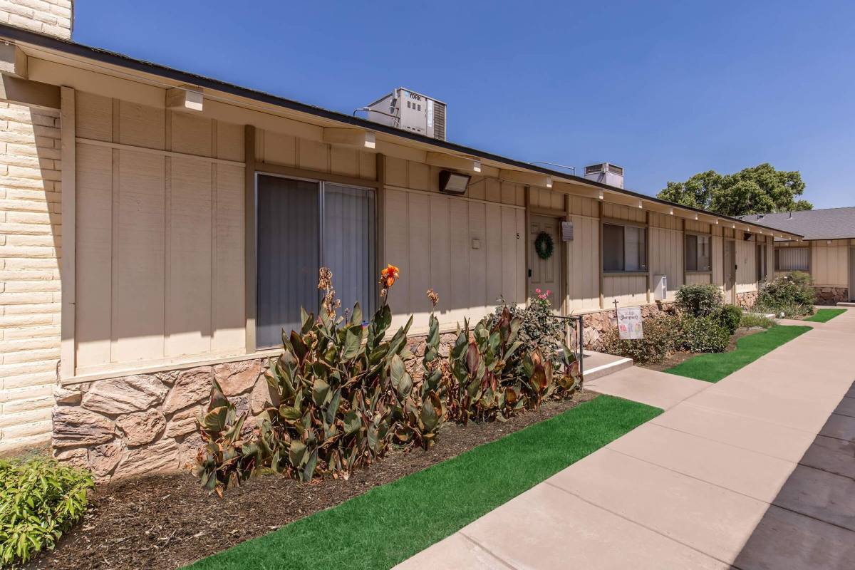 Townhouse for rent at 1712 Howard Rd, Madera, CA 93637