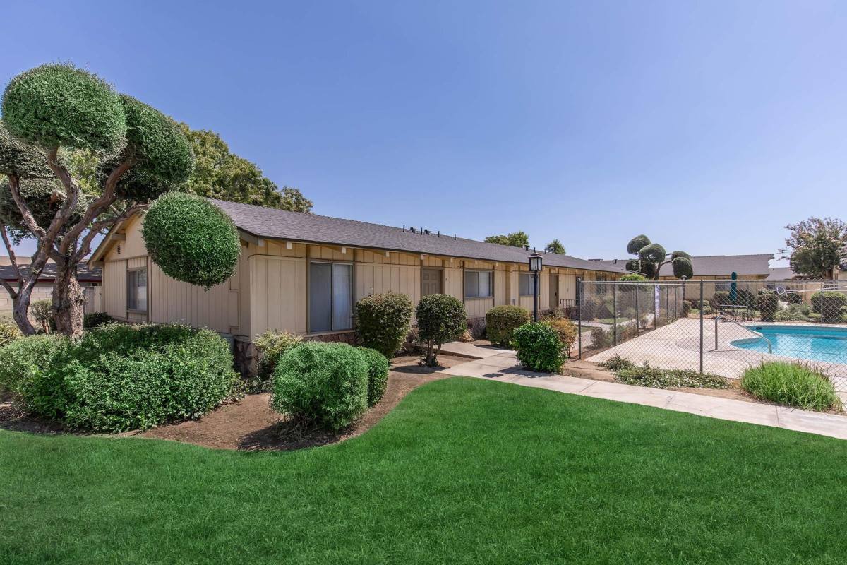 Townhouse for rent at 1712 Howard Rd, Madera, CA 93637