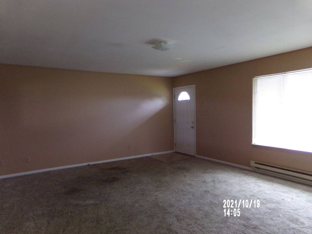 Apartment for rent at 622 Elwood St, Raymond, WA 98577