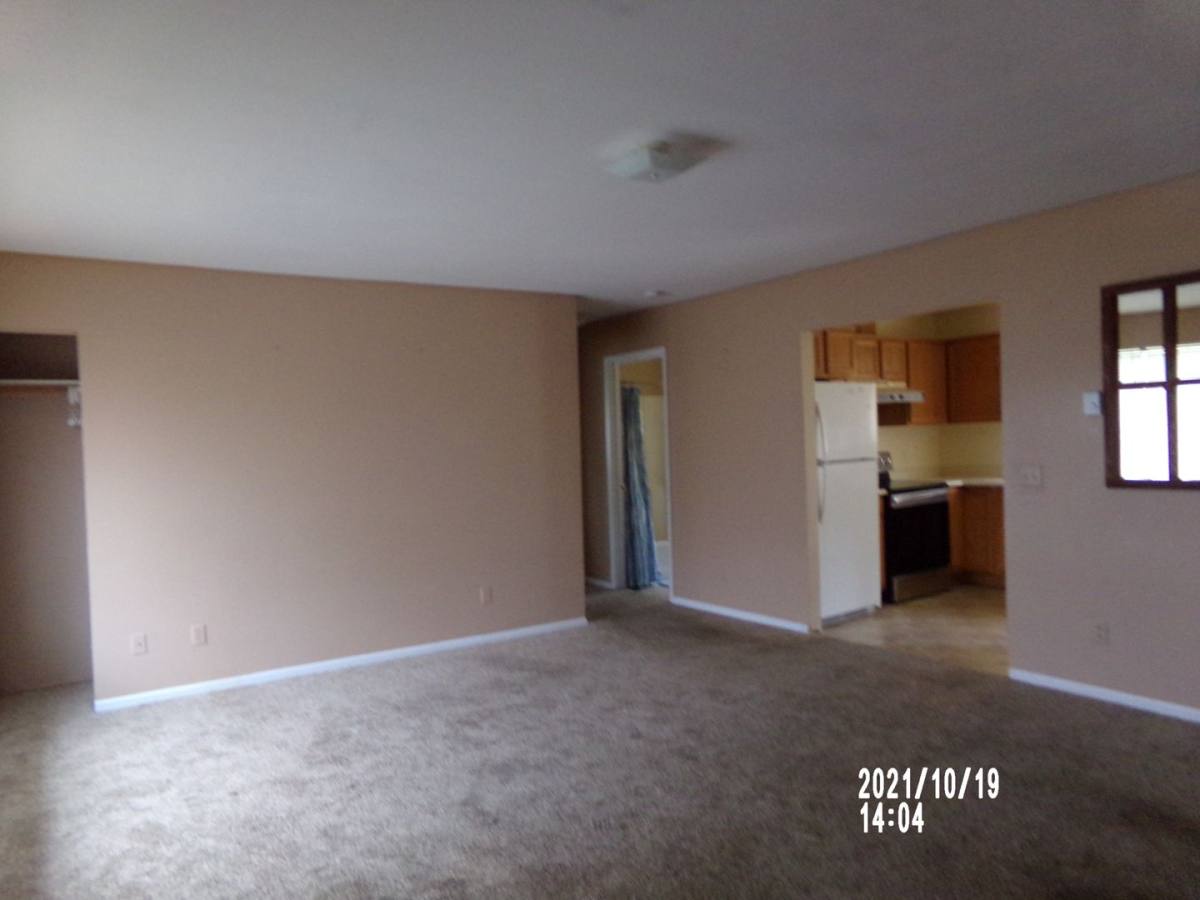 Apartment for rent at 622 Elwood St, Raymond, WA 98577