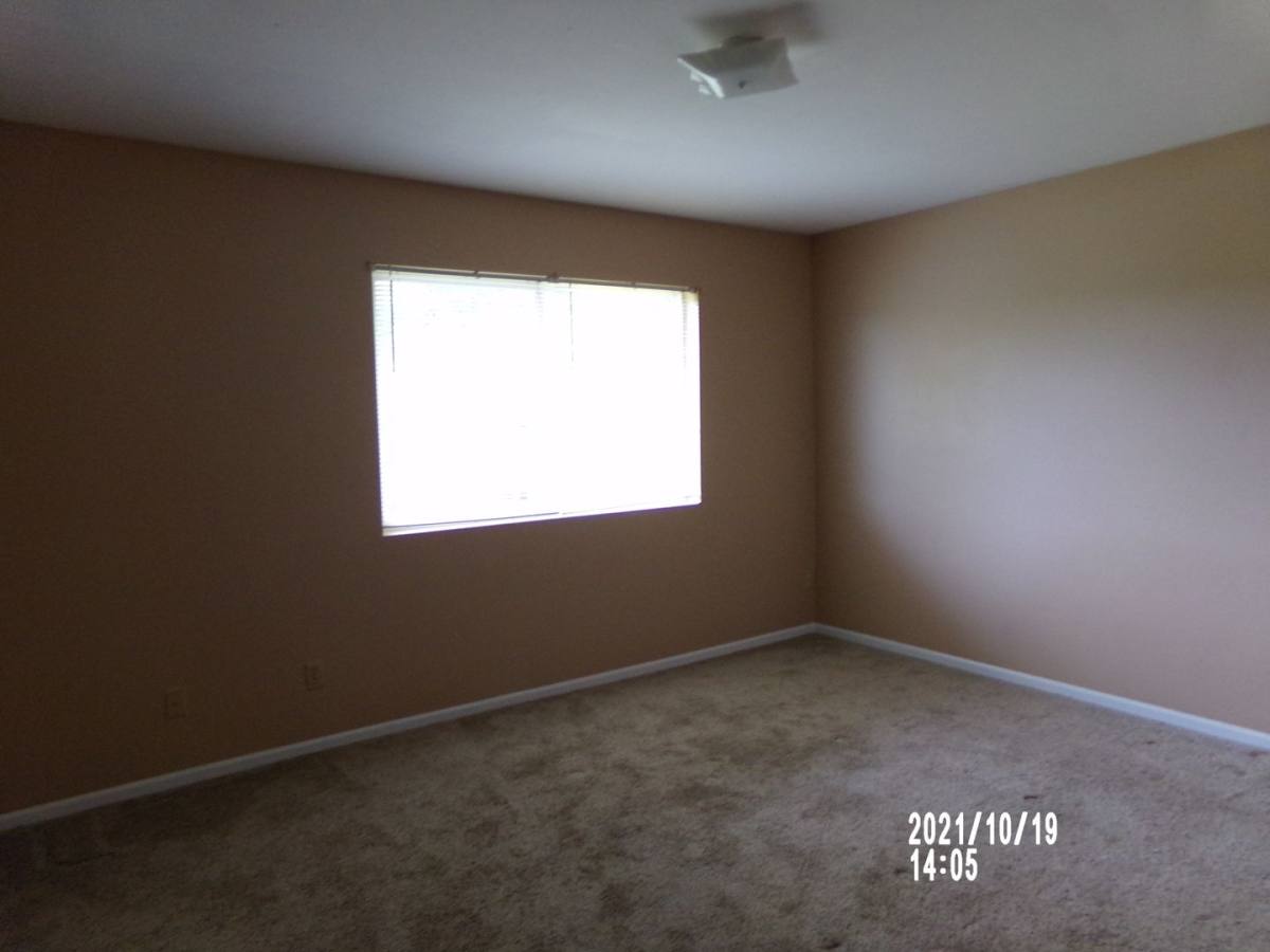 Apartment for rent at 622 Elwood St, Raymond, WA 98577