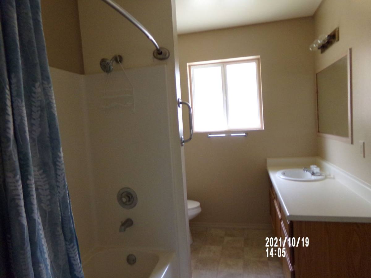 Apartment for rent at 622 Elwood St, Raymond, WA 98577