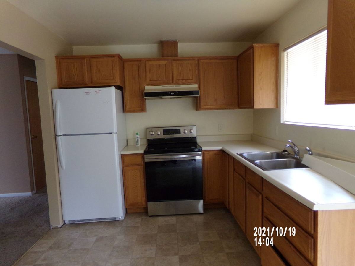 Apartment for rent at 622 Elwood St, Raymond, WA 98577