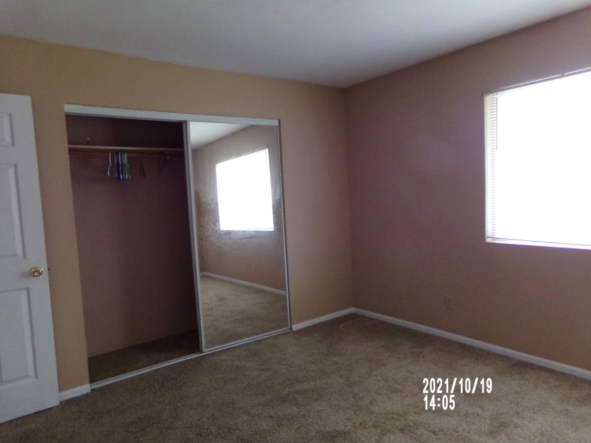 Apartment for rent at 622 Elwood St, Raymond, WA 98577