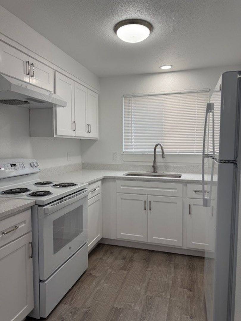 Apartment for rent at 3414 30th Ave NE, Salem, OR 97301