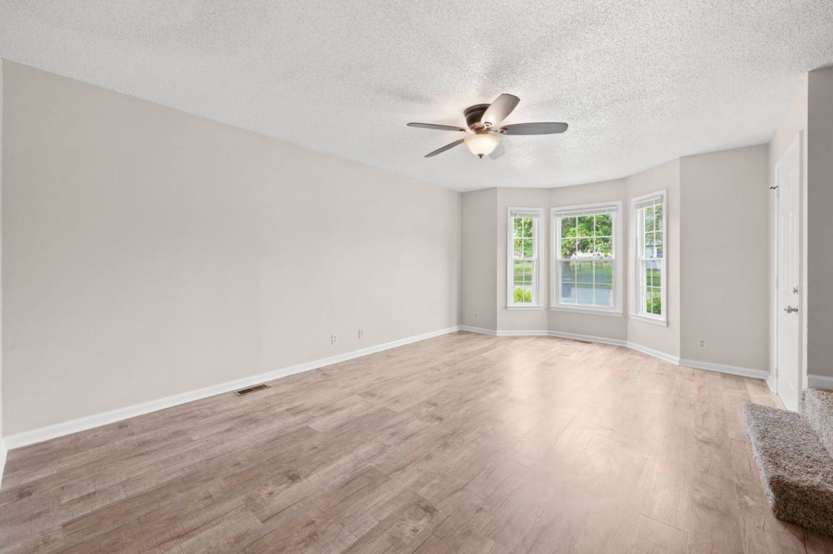 House for rent at 907 Desota Lane, Oak Grove, KY 42262