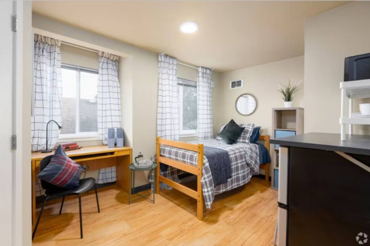 Apartment for rent at 4754 18th Ave NE, Seattle, WA 98105