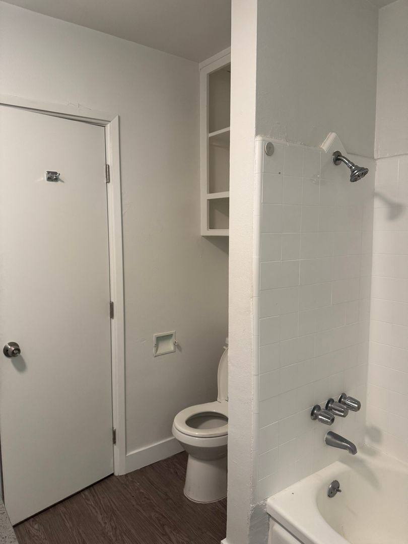 Apartment for rent at 4066 Coco Ave, Los Angeles, CA 90008