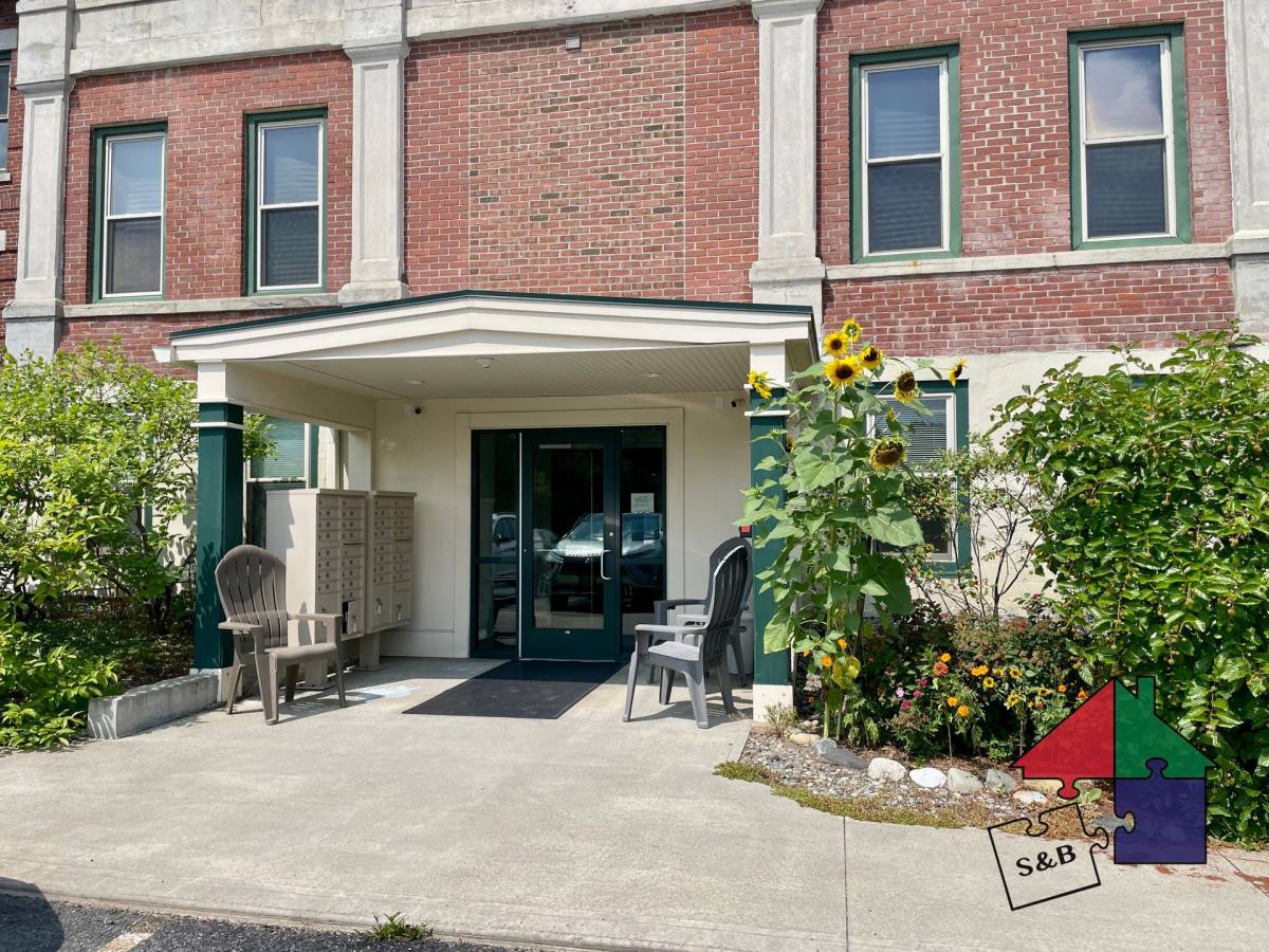 Apartment for rent at 338 Highland Ave, Newport, VT 05855