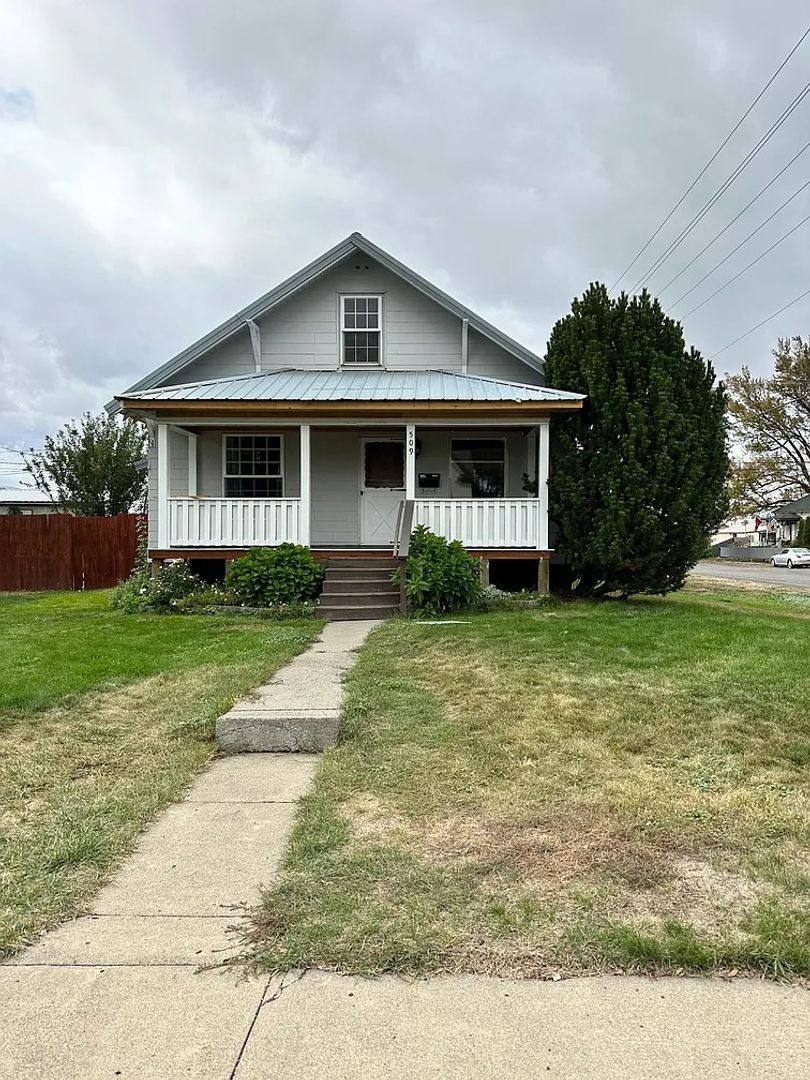 Apartment for rent at 509 N Cle Elum St, Ellensburg, WA 98926