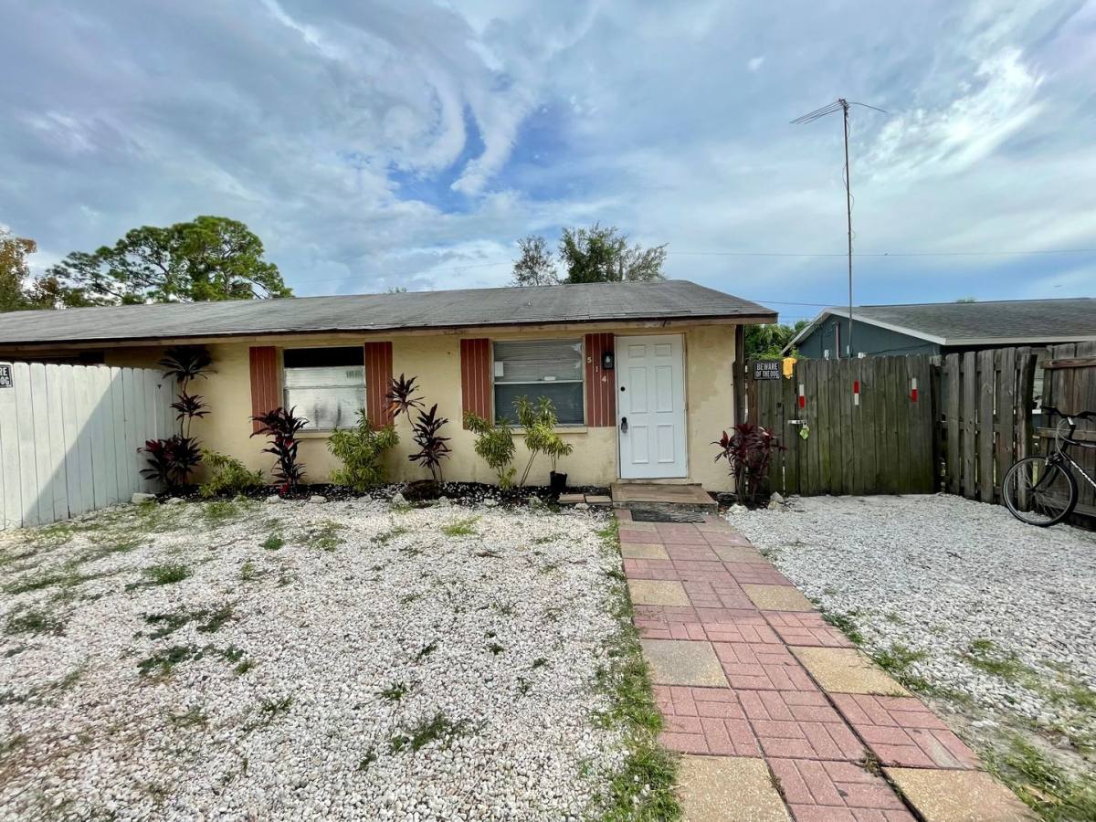 Apartment for rent at 512 60th Ave Terrace W, Bradenton, FL 34207