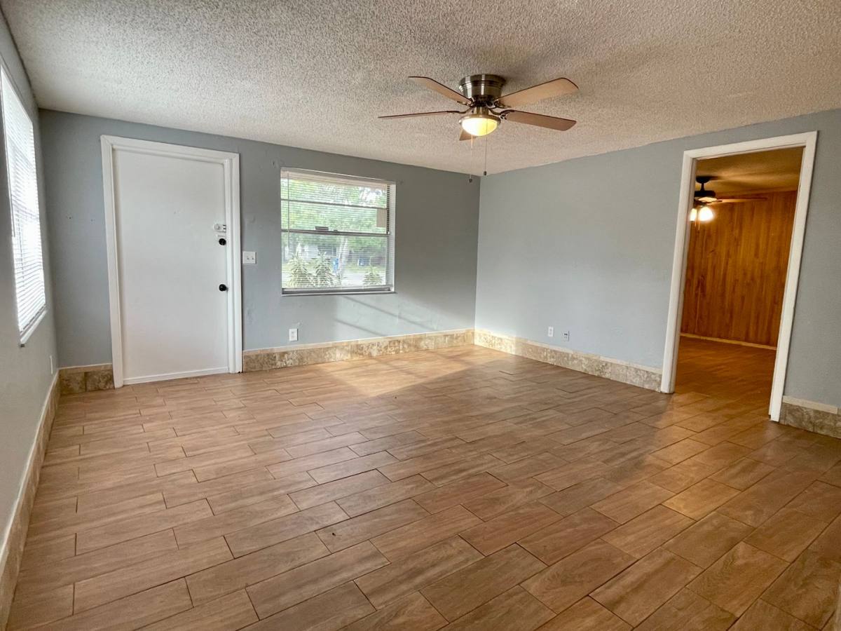 Apartment for rent at 512 60th Ave Terrace W, Bradenton, FL 34207
