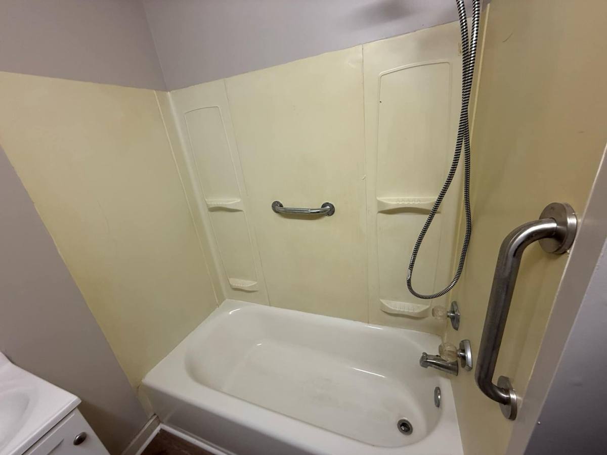 Apartment for rent at 516 E Willow St, Syracuse, NY 13203