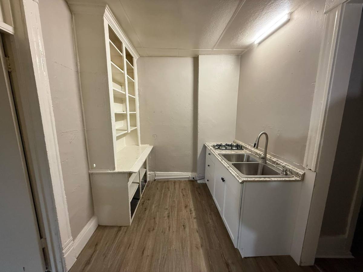 Apartment for rent at 516 E Willow St, Syracuse, NY 13203