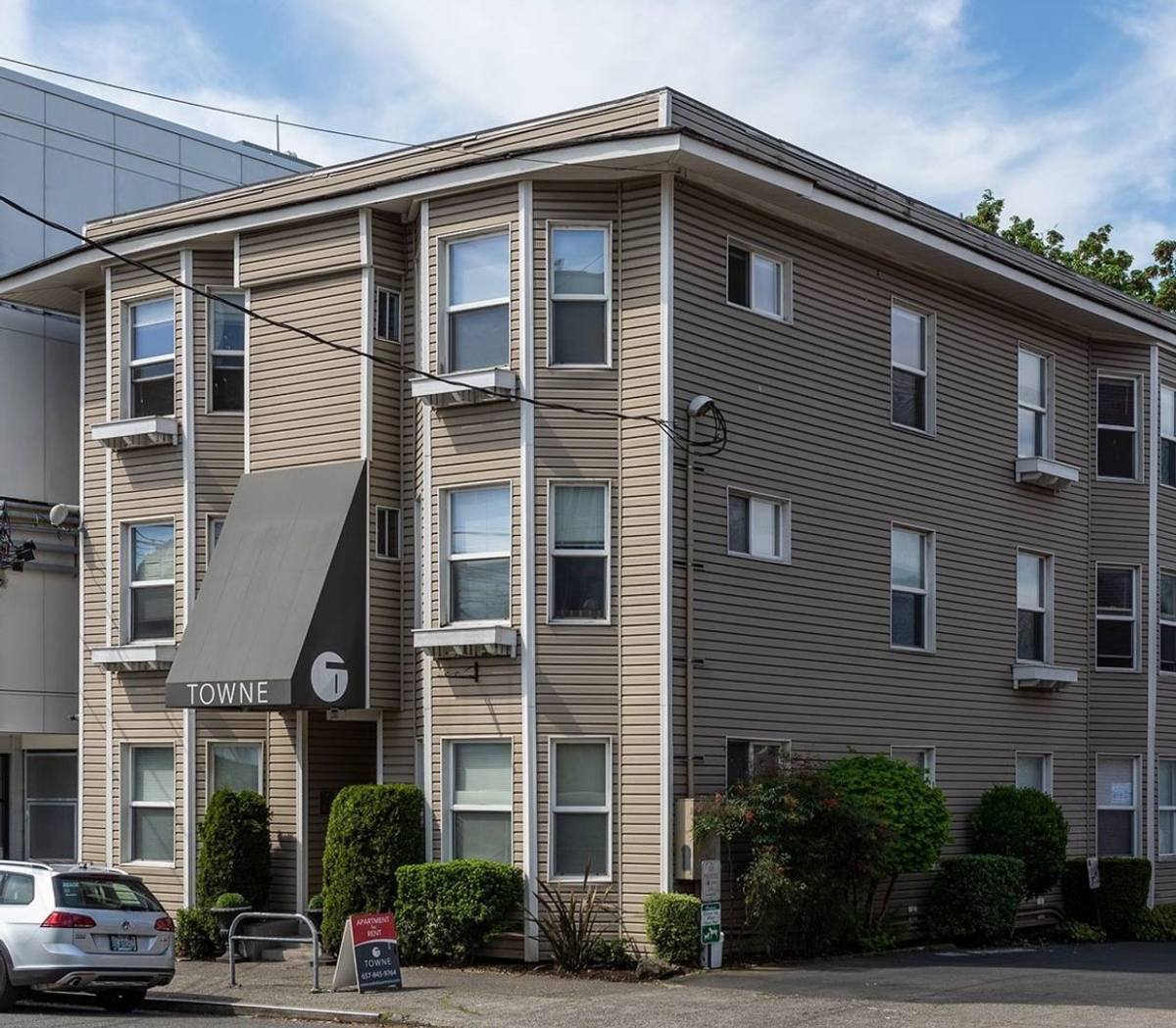 Apartment for rent at 1717 12th Ave, Seattle, WA 98122