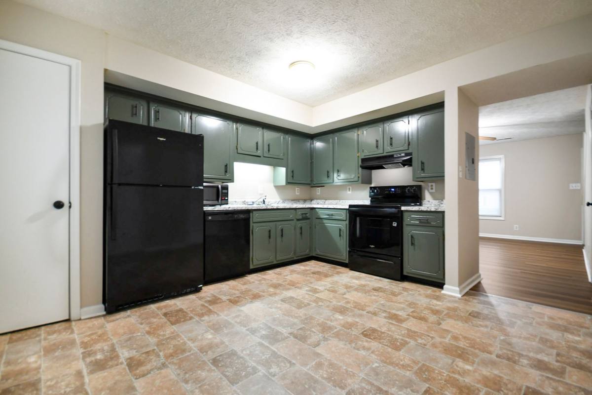 Apartment for rent at 1710 Baltimore Dr, Clarksville, TN 37043
