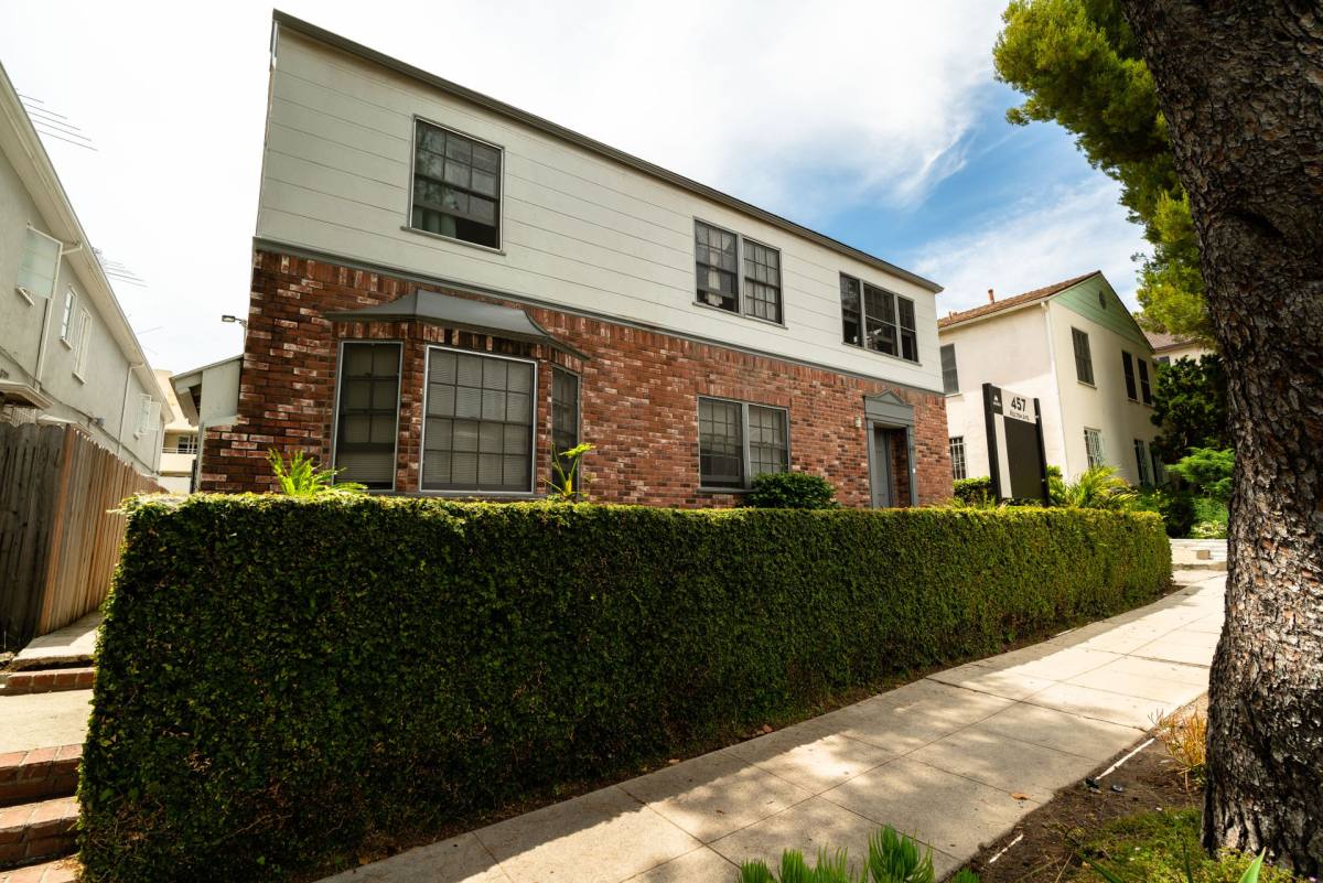 Apartment for rent at 457-459 Kelton Ave, Los Angeles, CA 90024
