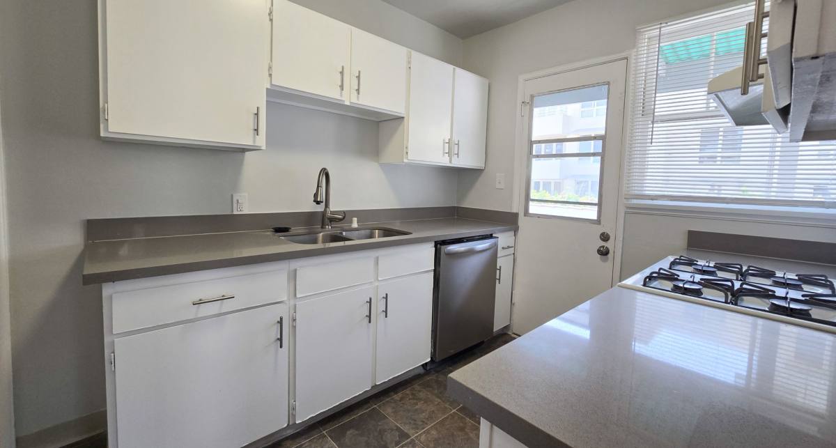 Apartment for rent at 457-459 Kelton Ave, Los Angeles, CA 90024