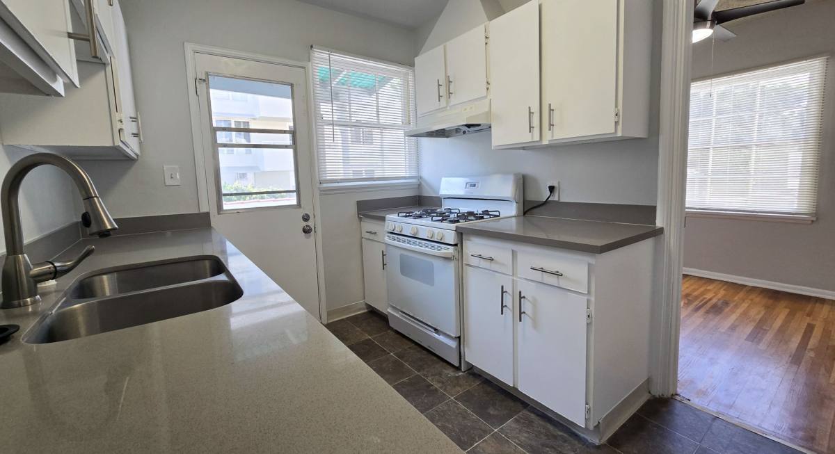 Apartment for rent at 457-459 Kelton Ave, Los Angeles, CA 90024