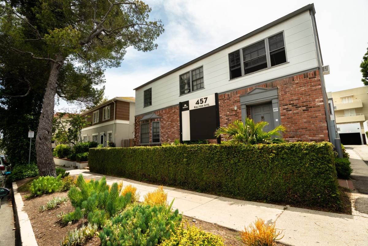 Apartment for rent at 457-459 Kelton Ave, Los Angeles, CA 90024
