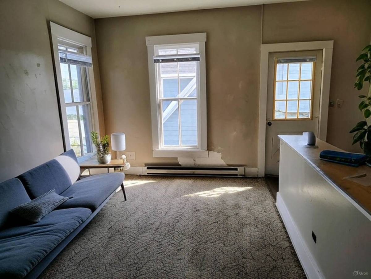 Apartment for rent at 620 1 2 S 8th St, Richmond, IN 47374