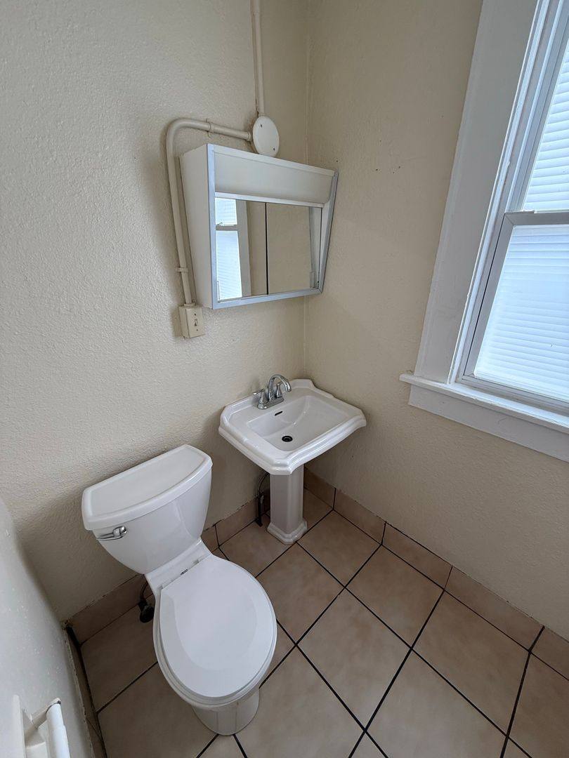 Townhouse for rent at 113 Chittenden Ave, Columbus, OH 43201