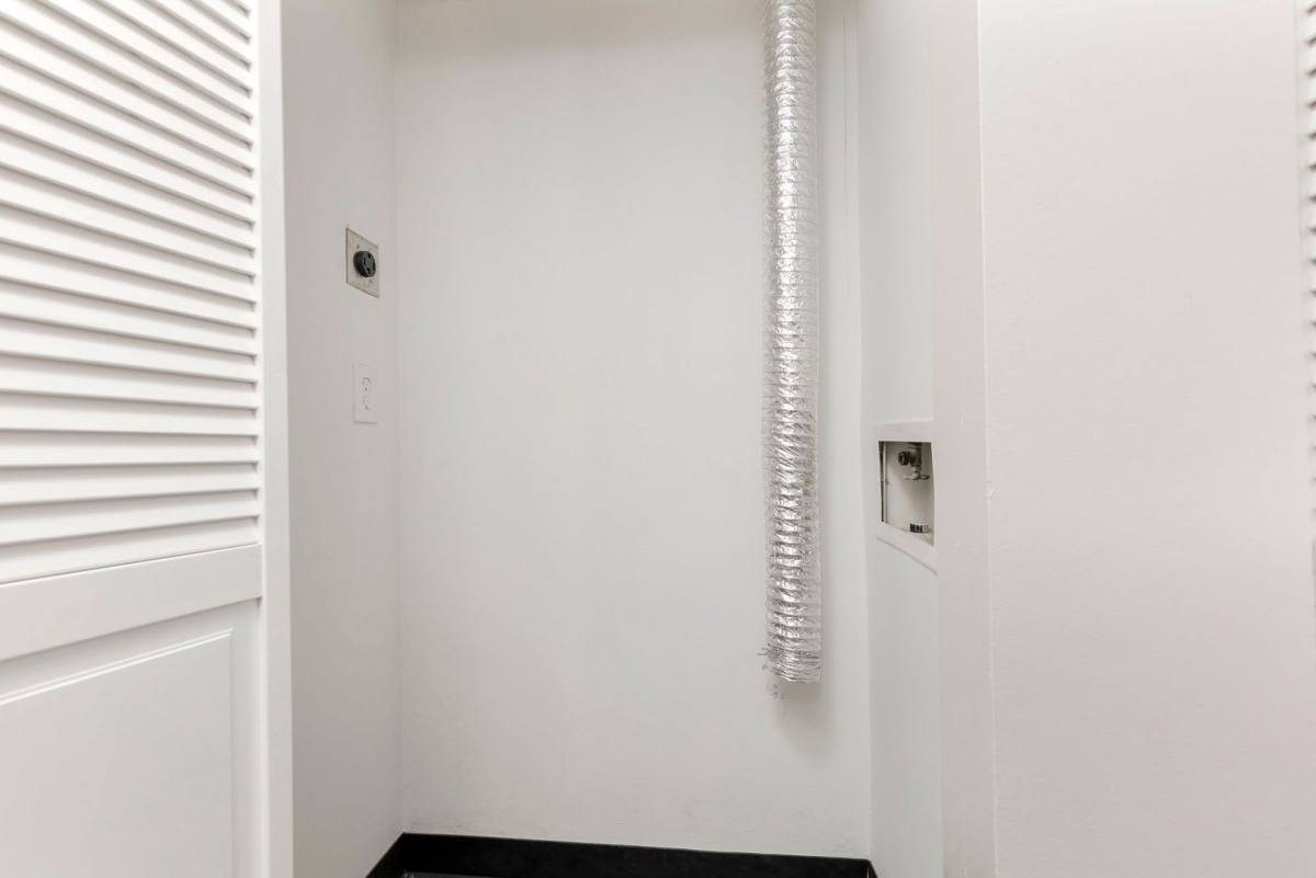 Apartment for rent at 735 S 2nd St, Louisville, KY 40202