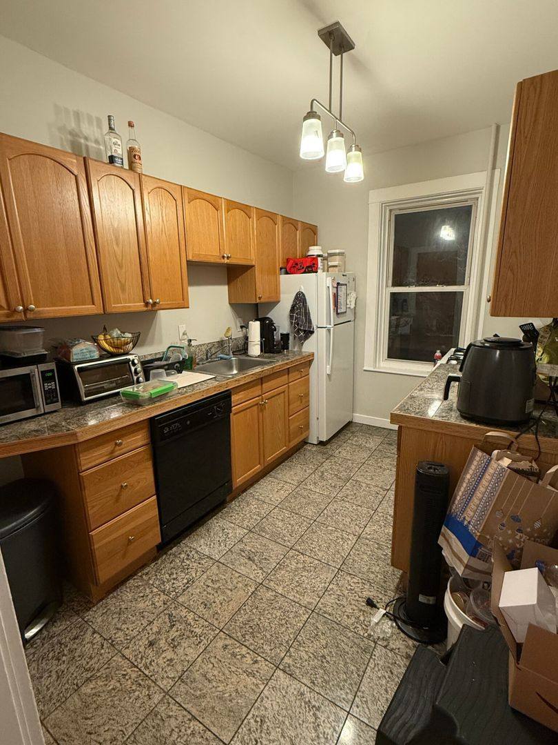 Apartment for rent at 10 Farrington Ave #1, Allston, MA 02134