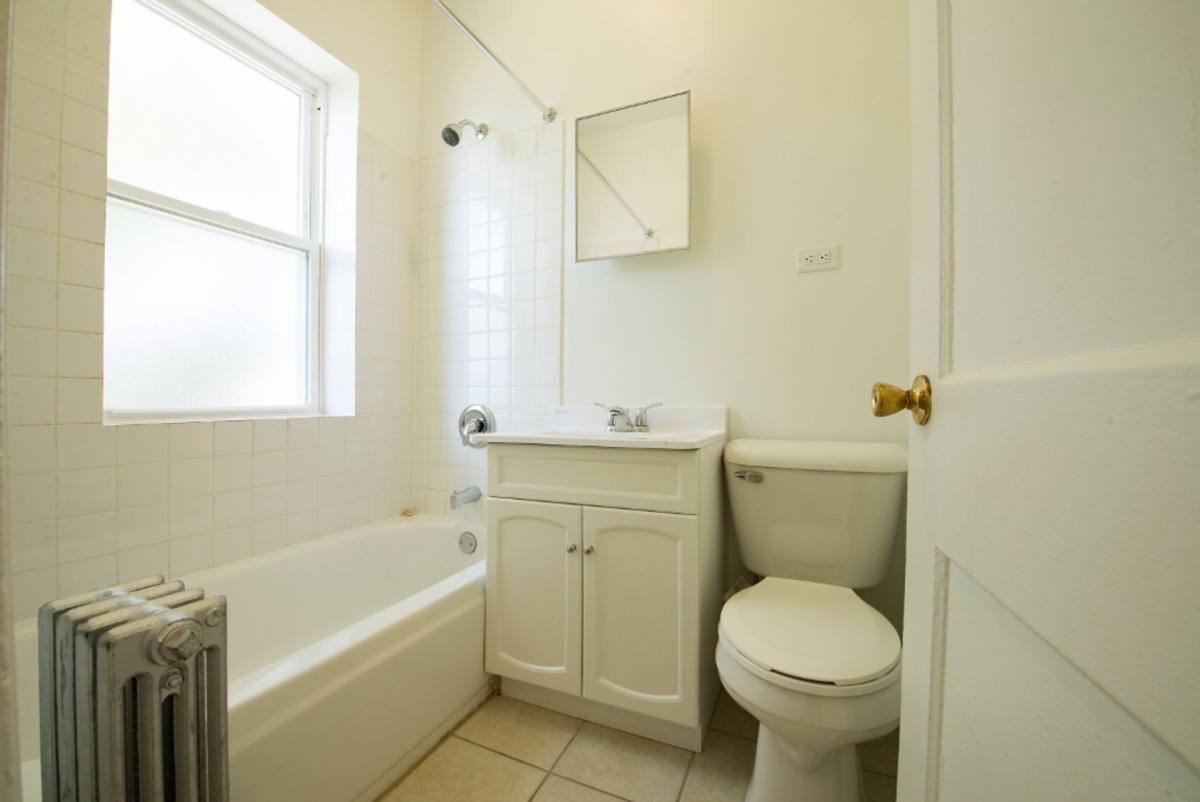 Apartment for rent at 5024 W Quincy St, Chicago, IL 60644