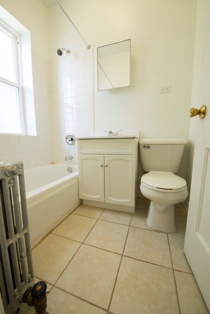 Apartment for rent at 5024 W Quincy St, Chicago, IL 60644