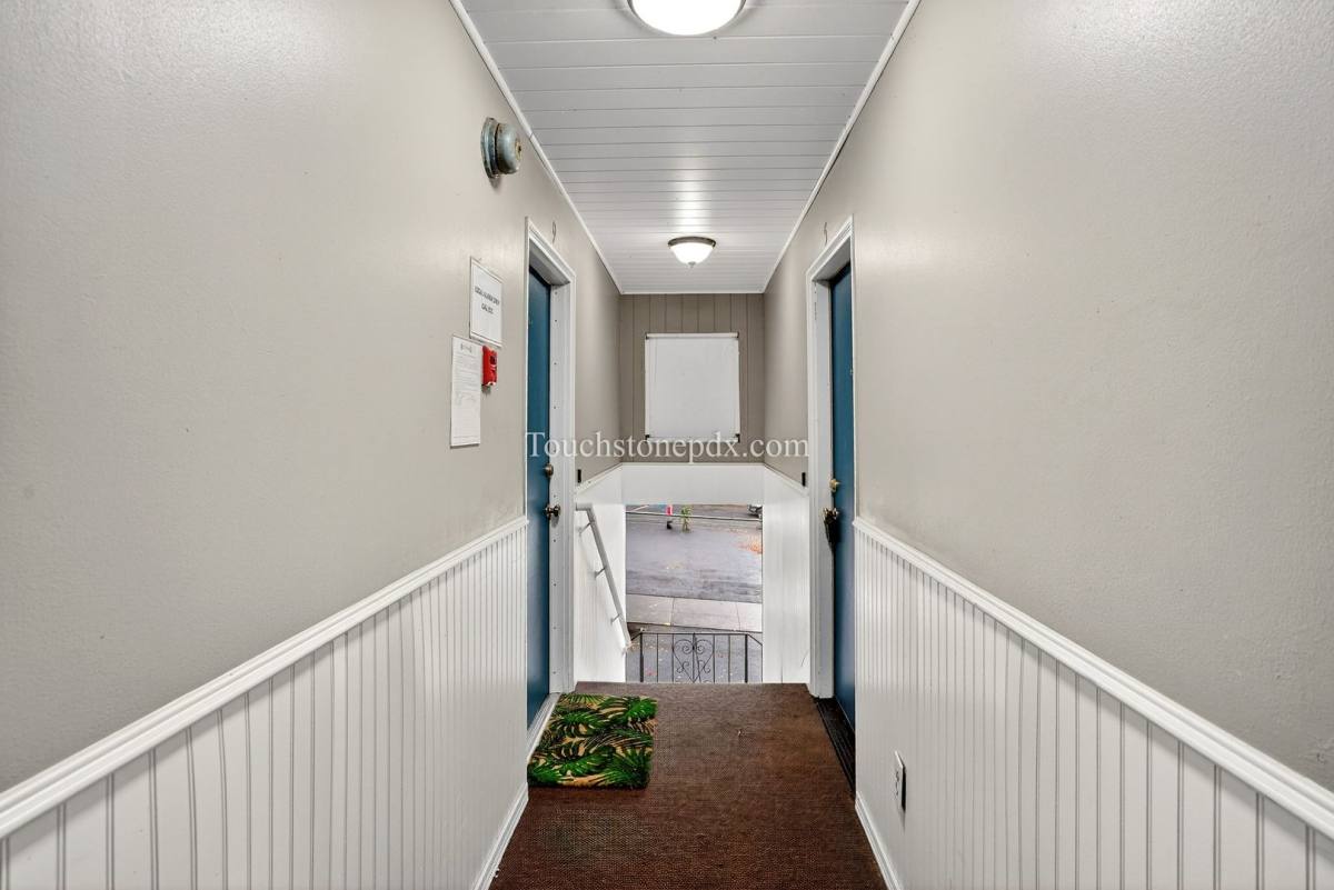 Apartment for rent at 2424 NW Kearney St, Portland, OR 97210