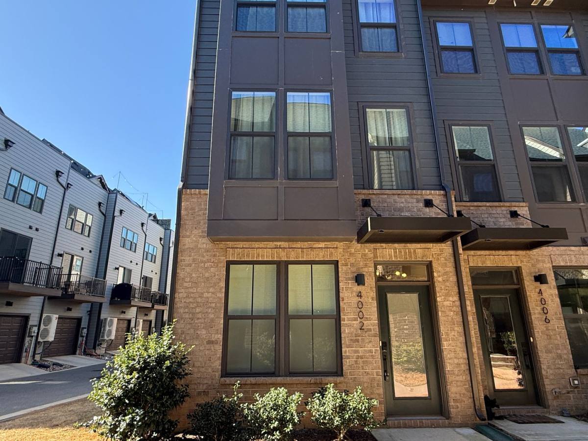 Townhouse for rent at 4002 Citra Lane, Charlotte, NC 28217