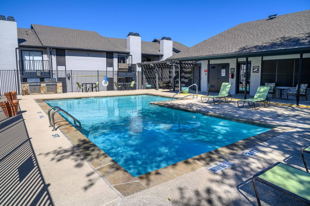 Apartment for rent at 201 W Tarrant Rd, Grand Prairie, TX 75050