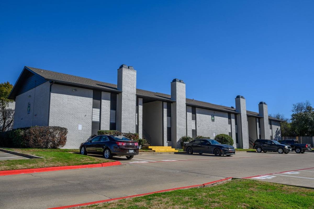 Apartment for rent at 201 W Tarrant Rd, Grand Prairie, TX 75050