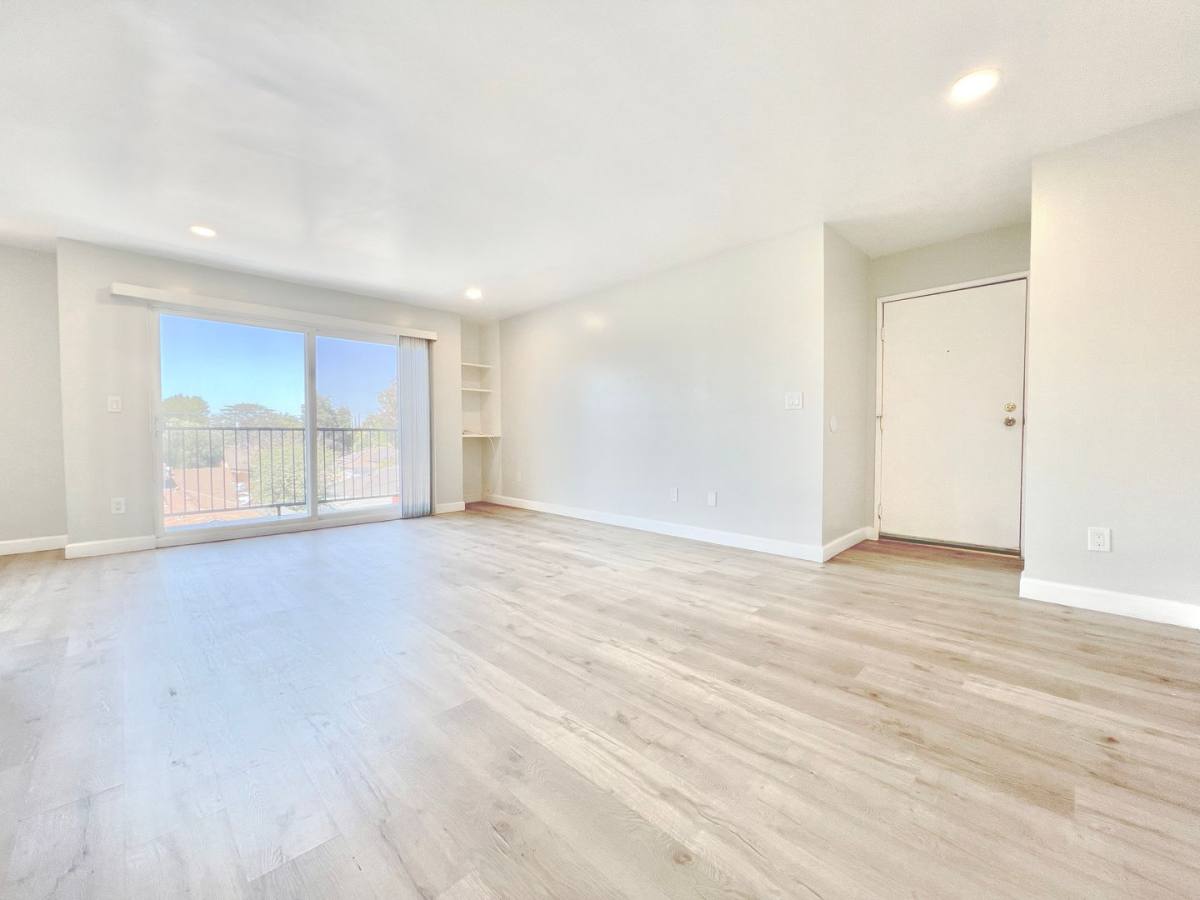 Apartment for rent at 7437 Haskell Ave, Van Nuys, CA 91406