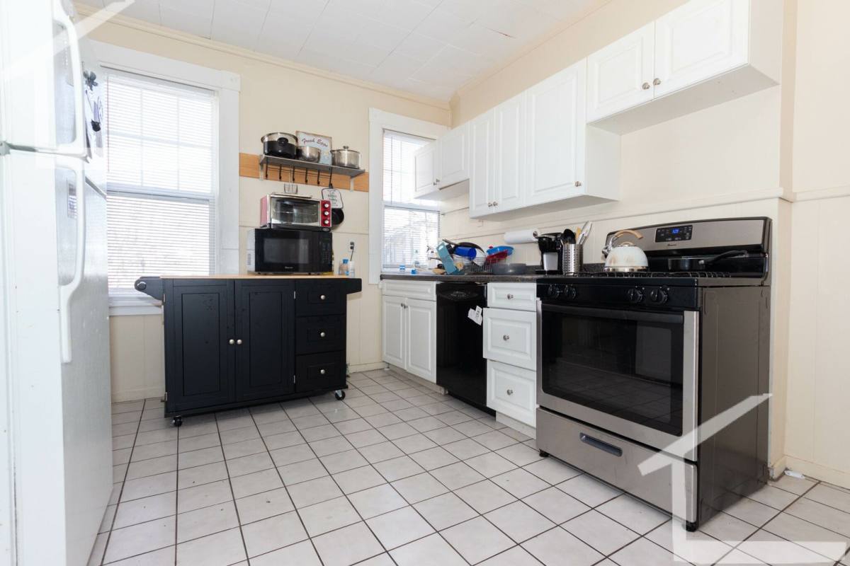 Apartment for rent at 15 Bennett St, Brighton, MA 02135
