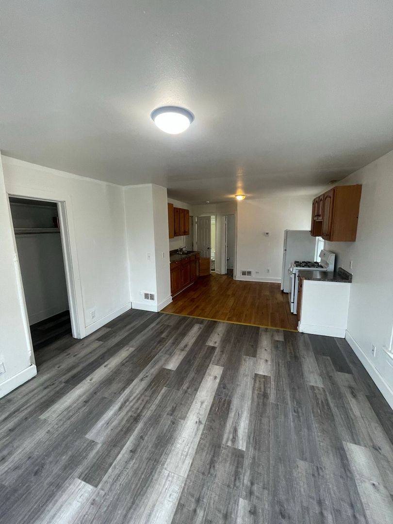 Apartment for rent at 1201 Hagerer St, Racine, WI 53402