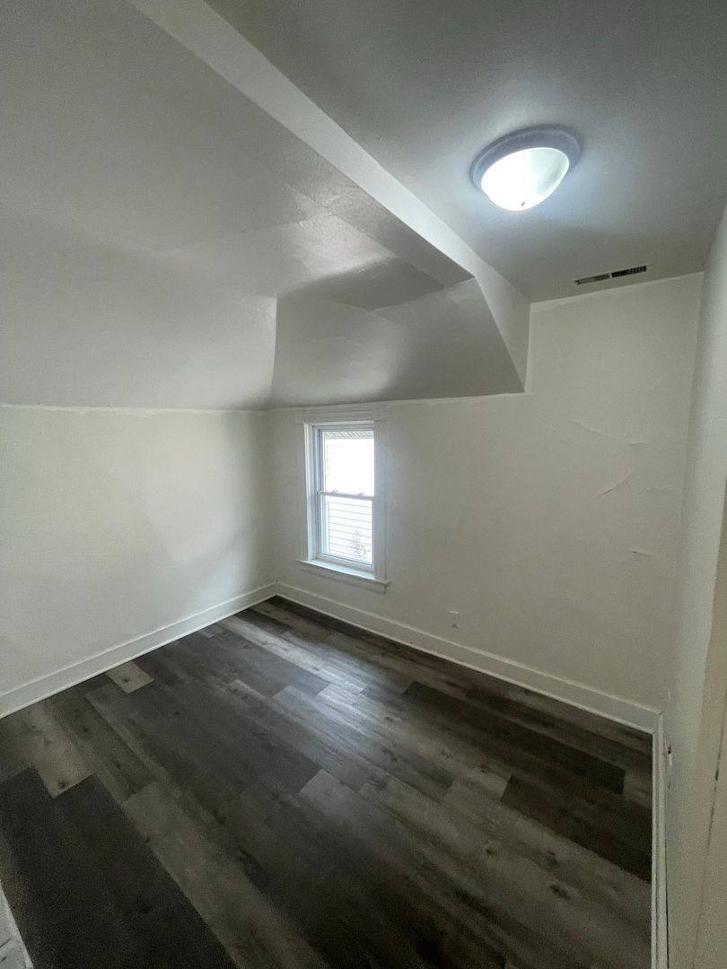Apartment for rent at 1201 Hagerer St, Racine, WI 53402