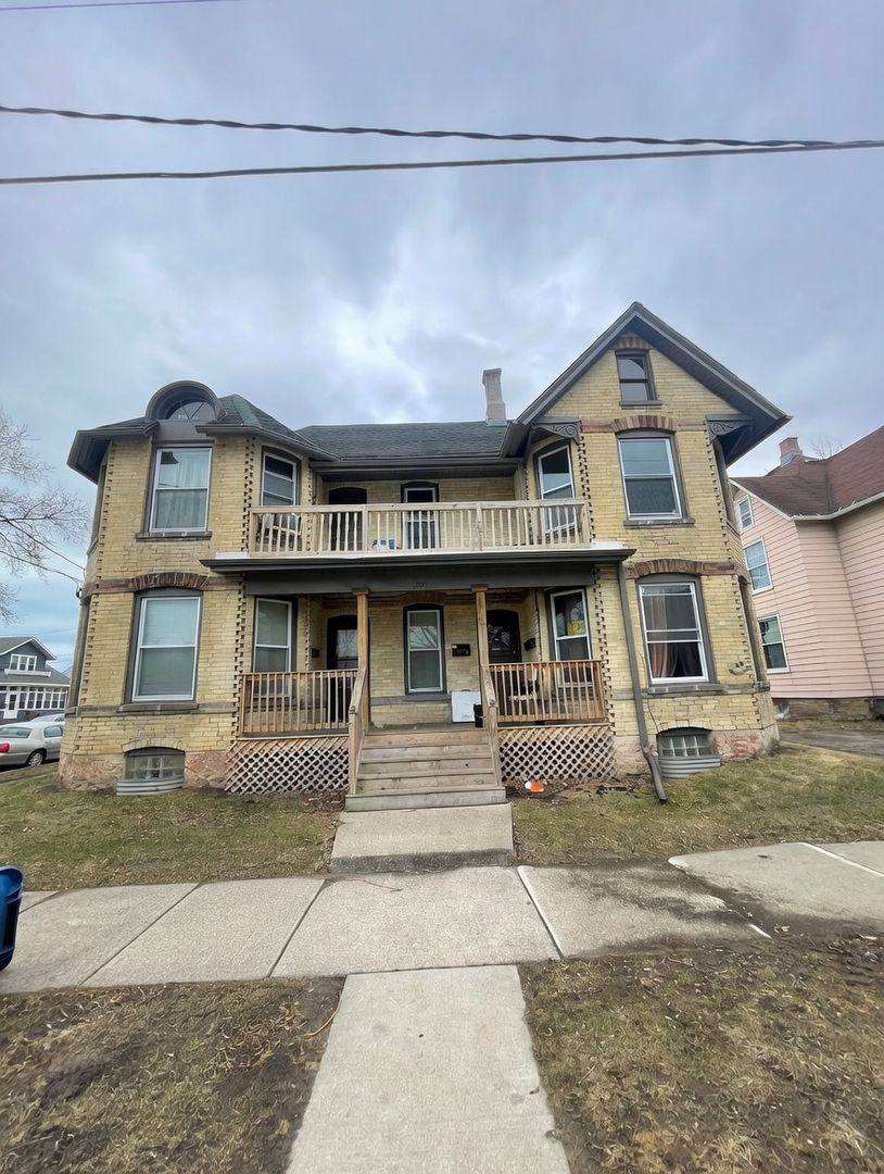 Apartment for rent at 1201 Hagerer St, Racine, WI 53402