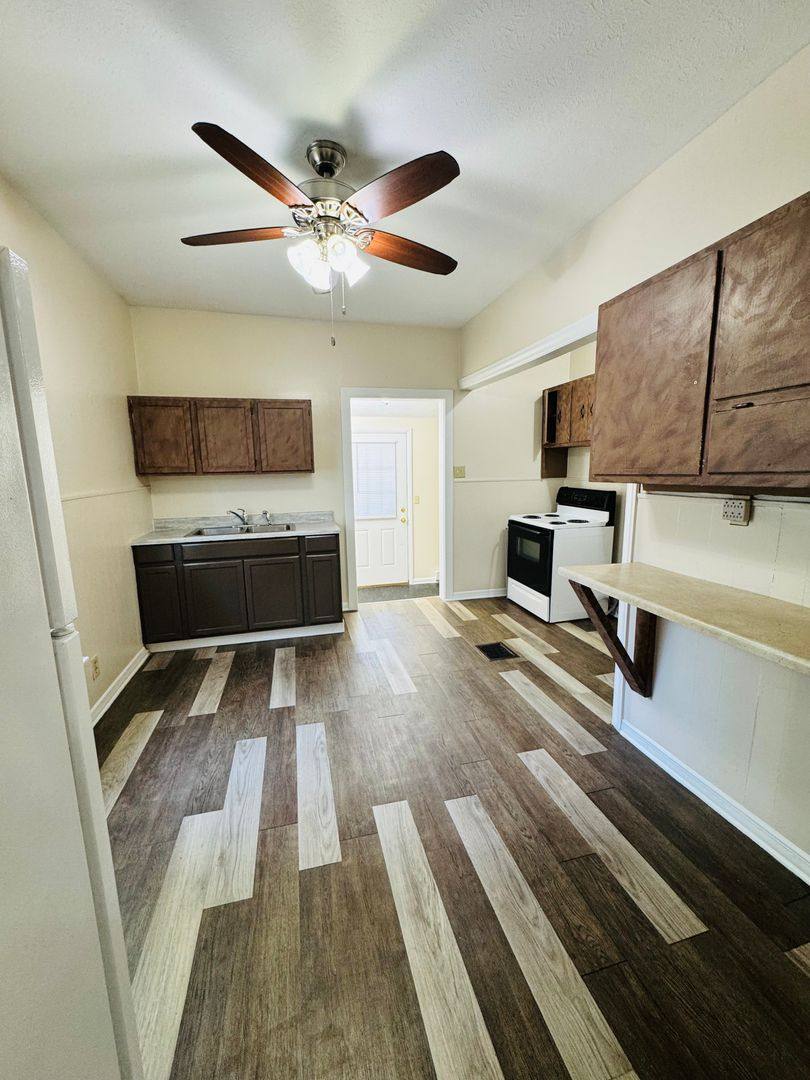 Apartment for rent at 108 Shafor St, Middletown, OH 45042
