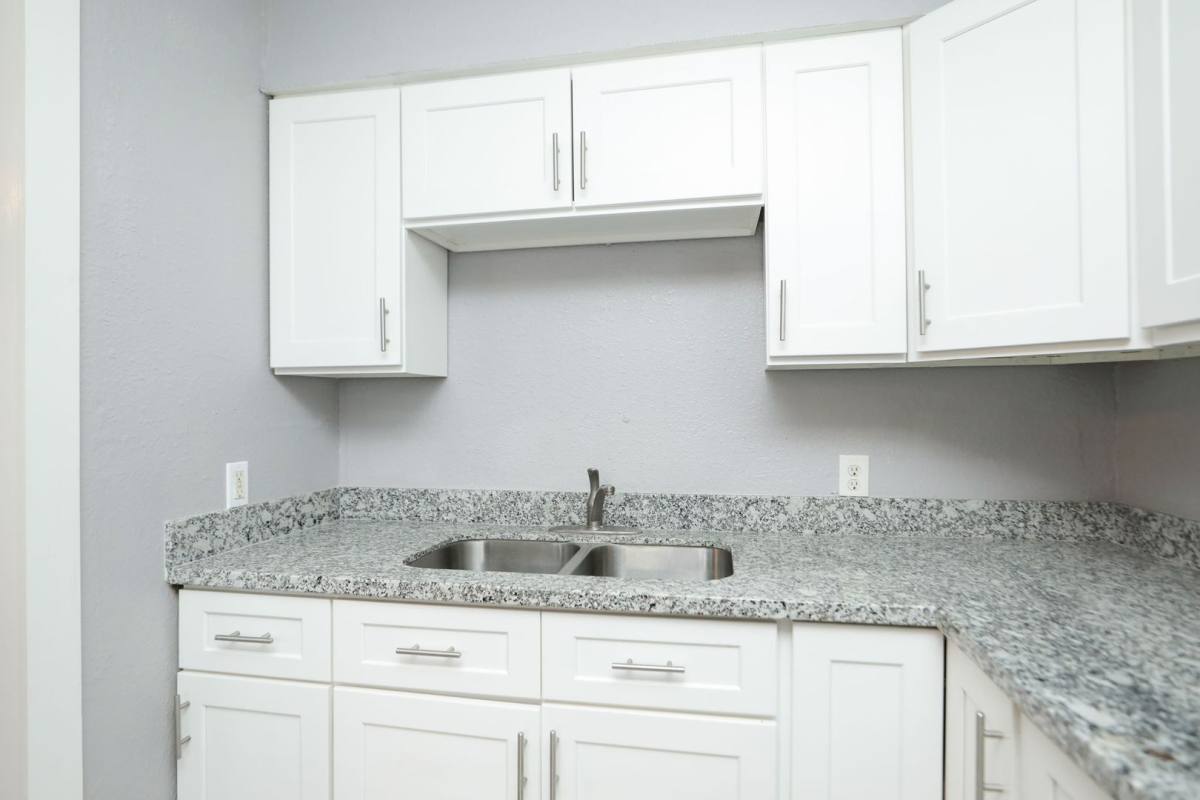 8127 Colonial Lane #2, Houston, TX 77051 - House for Rent - Image 9