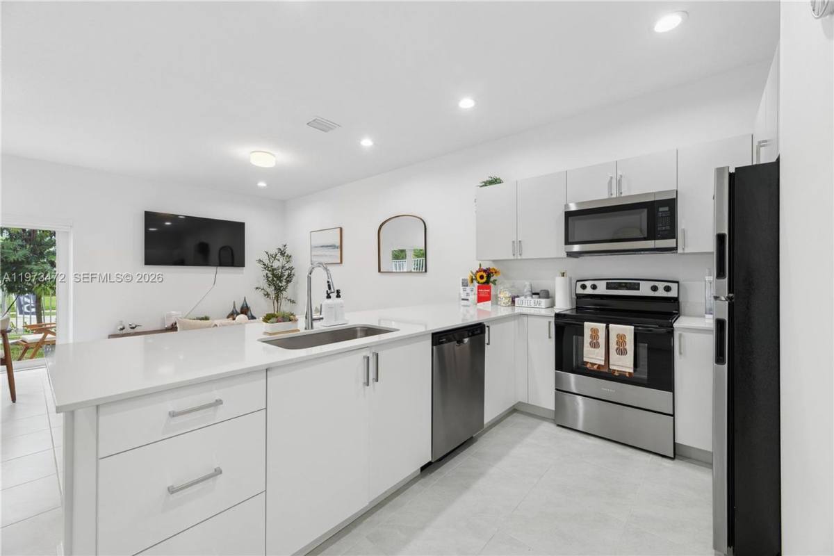 Townhouse for rent at 355 NW 30 Terrace, Pompano Beach, FL 33069