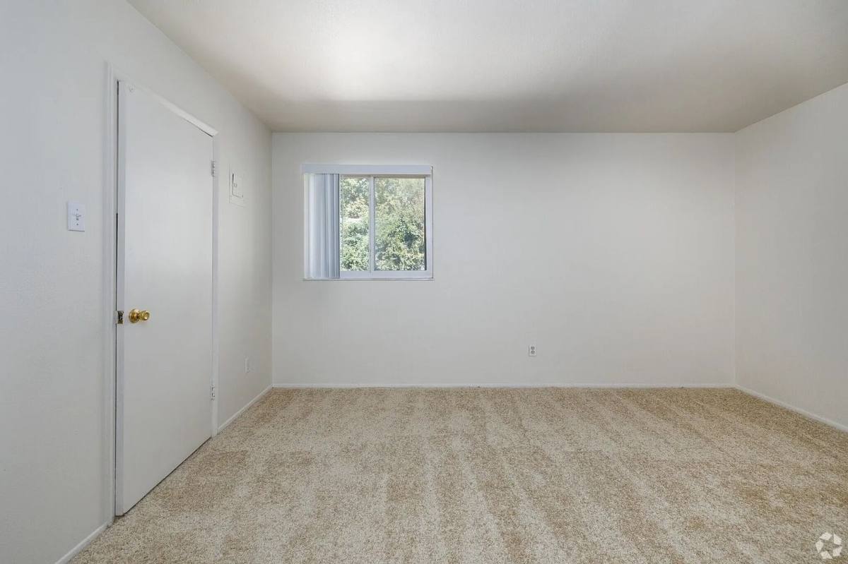 Apartment for rent at 9805 Lilac Dr, Saint Louis, MO 63137