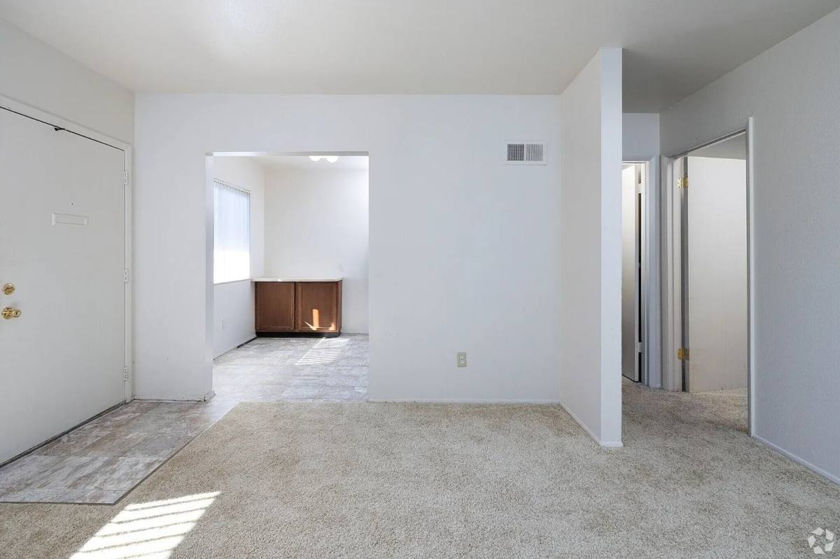 Apartment for rent at 9805 Lilac Dr, Saint Louis, MO 63137