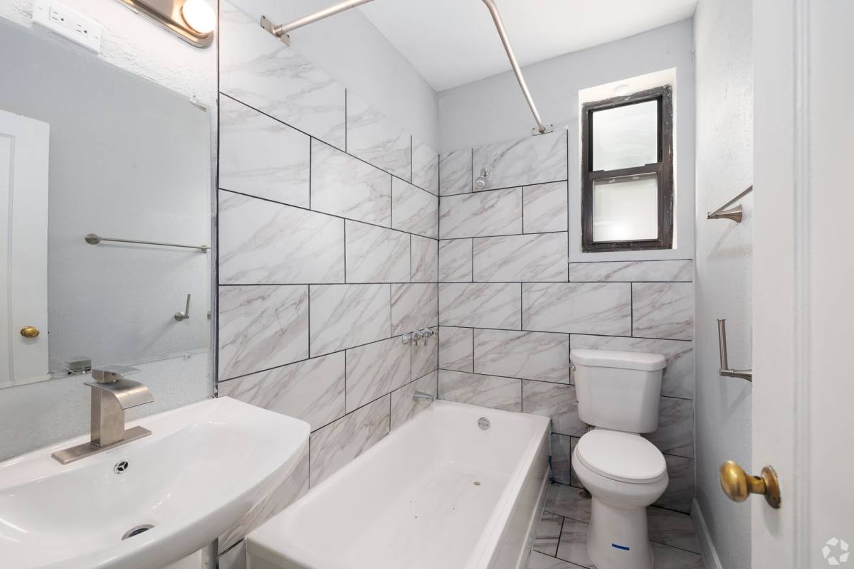 Apartment for rent at 5335 Lucas & Hunt Rd, Saint Louis, MO 63136